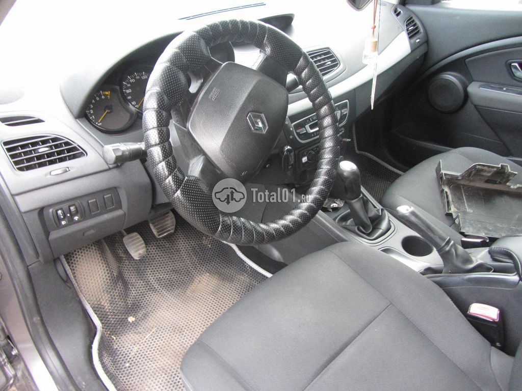 Фото Renault Fluence 12