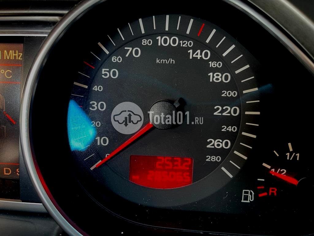 Фото Audi Q7 32