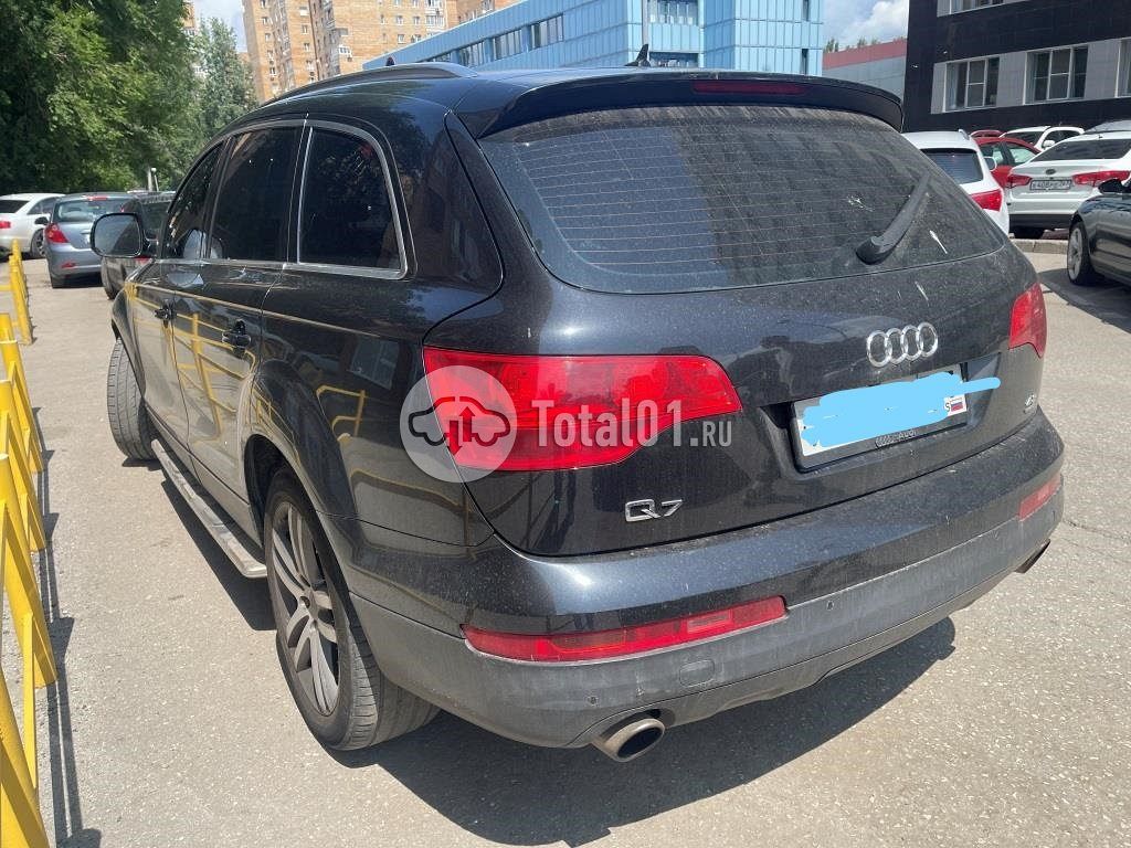 Фото Audi Q7 38