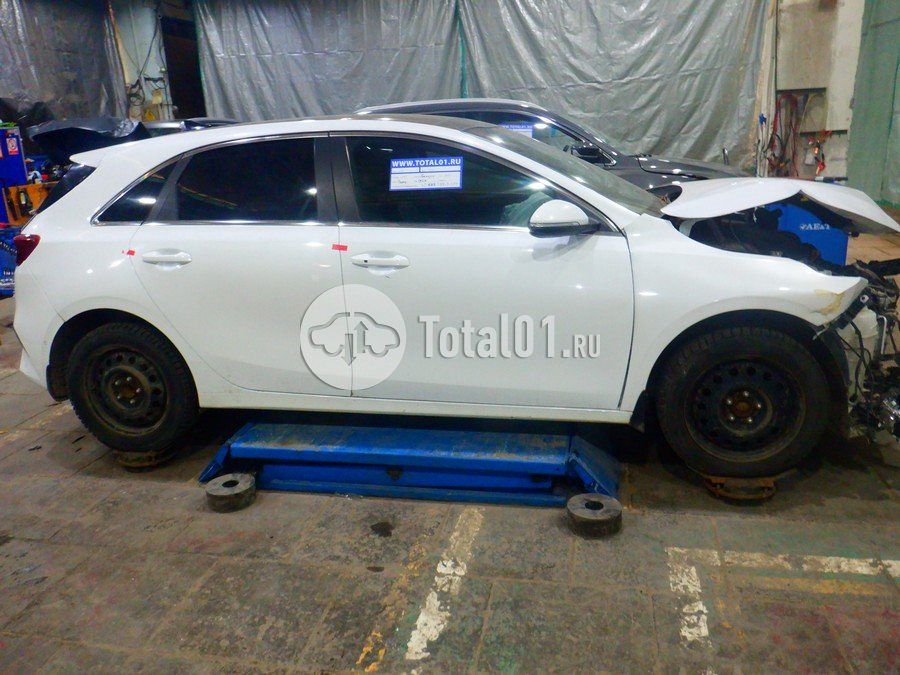 Фото KIA cee\'d 10