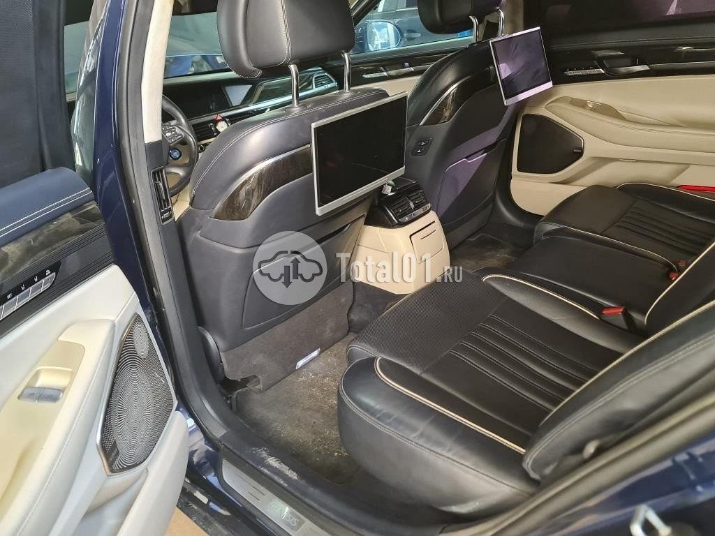 Фото Hyundai Genesis 710