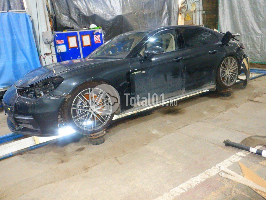 Фото Porsche Panamera 4 10