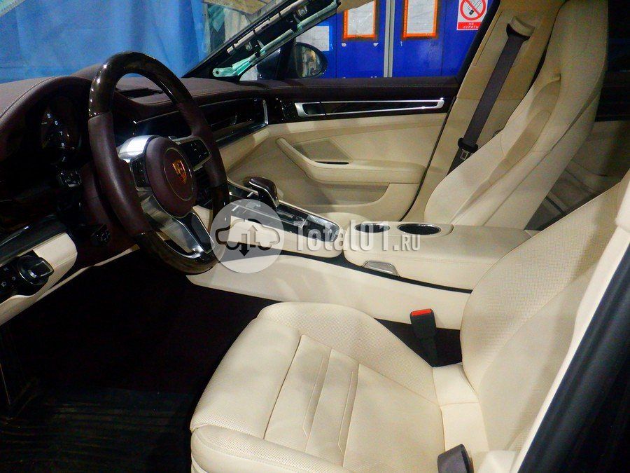 Фото Porsche Panamera 4 110