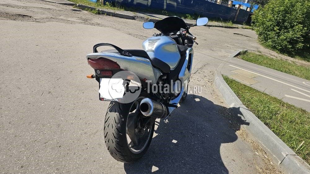 Фото Honda CBR600F 8