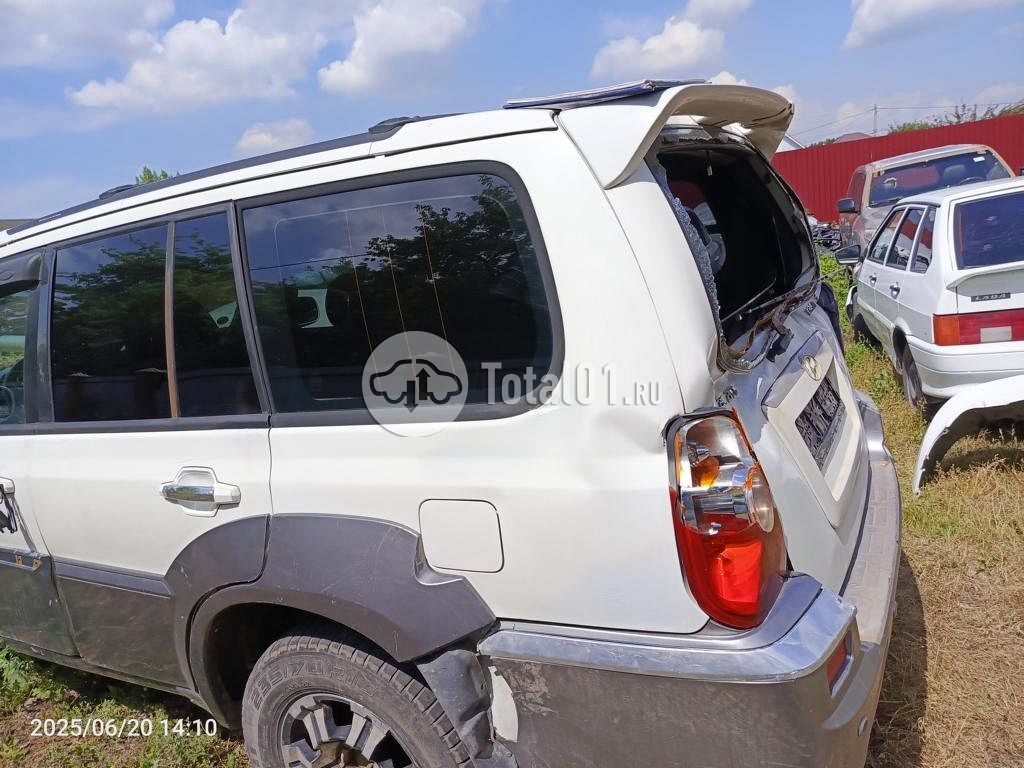 Фото Hyundai Terracan 12