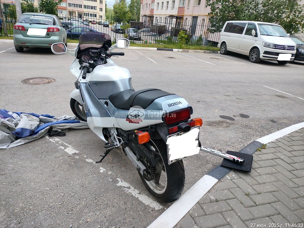 Фото Honda CBR600F 8