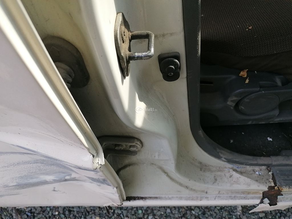 Фото Nissan Cube 14