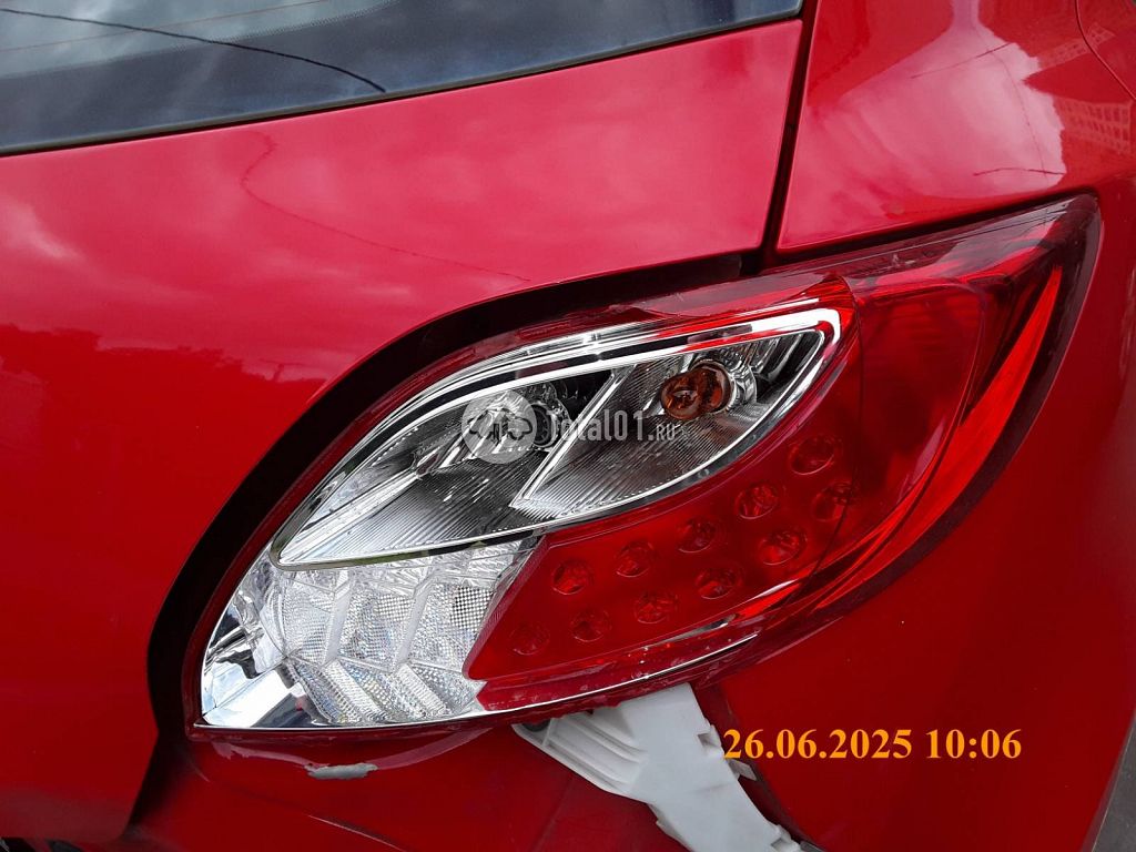 Фото Mazda 2 14