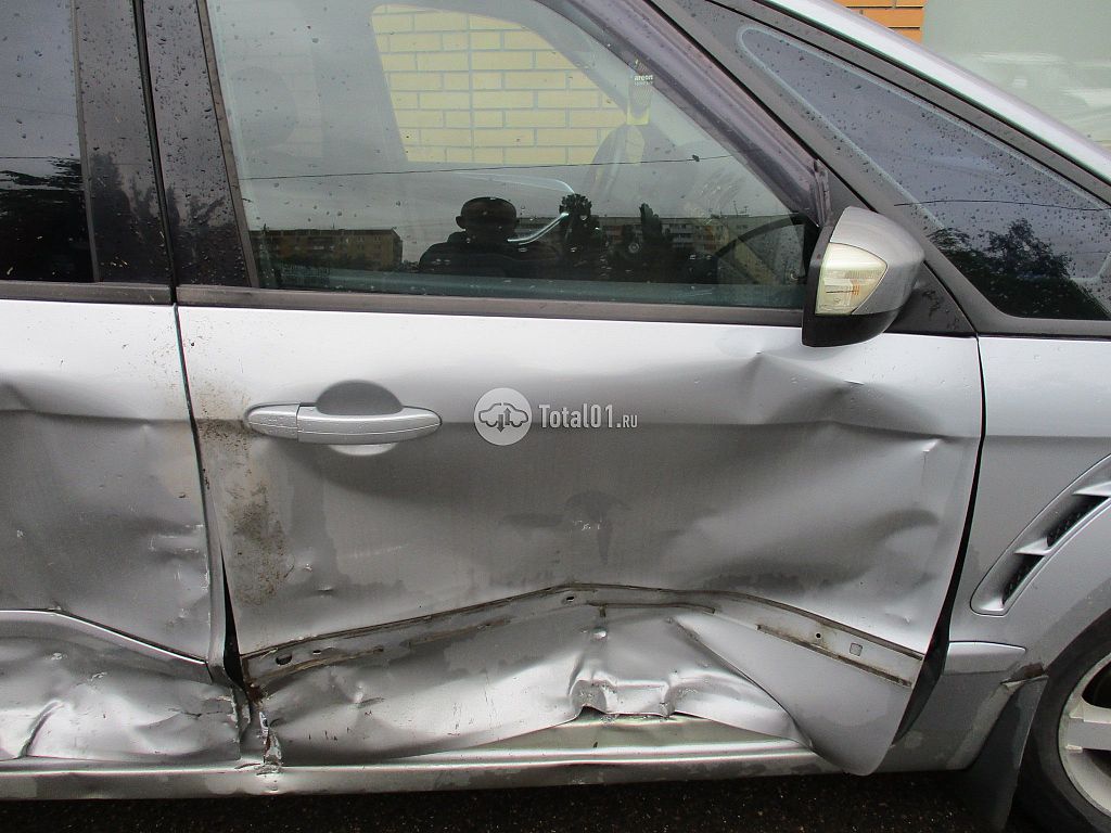 Фото Ford S-MAX 16