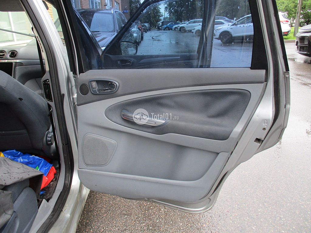 Фото Ford S-MAX 88