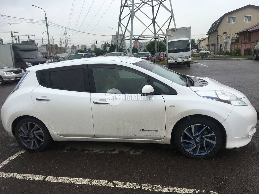 Фото Nissan Leaf 8