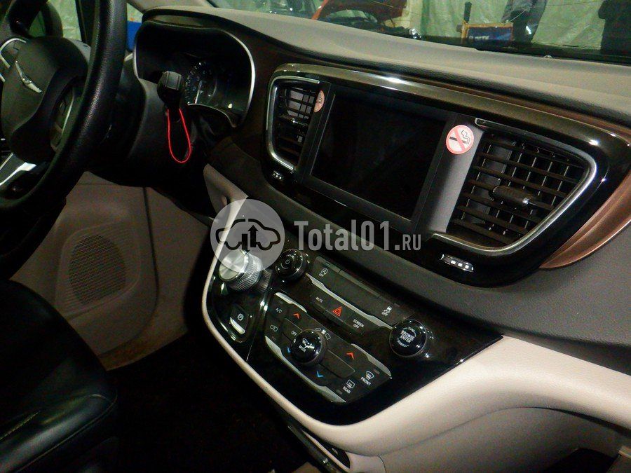 Фото Chrysler Voyager 30
