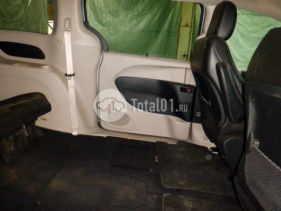 Фото Chrysler Voyager 48