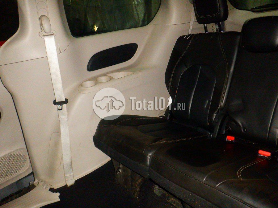 Фото Chrysler Voyager 76