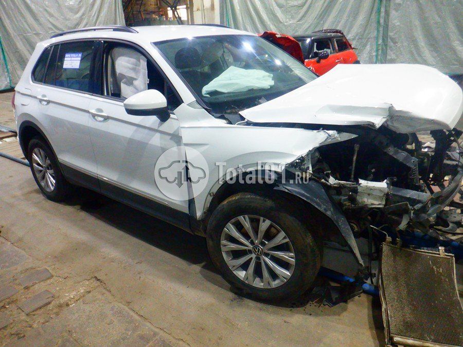 Фото Volkswagen Tiguan 12