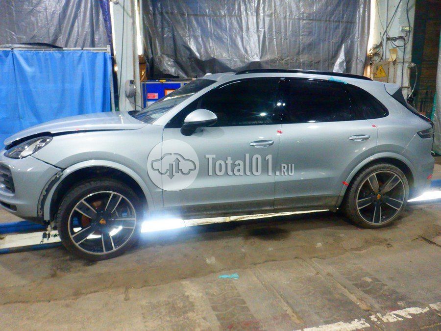 Фото Porsche Cayenne 8