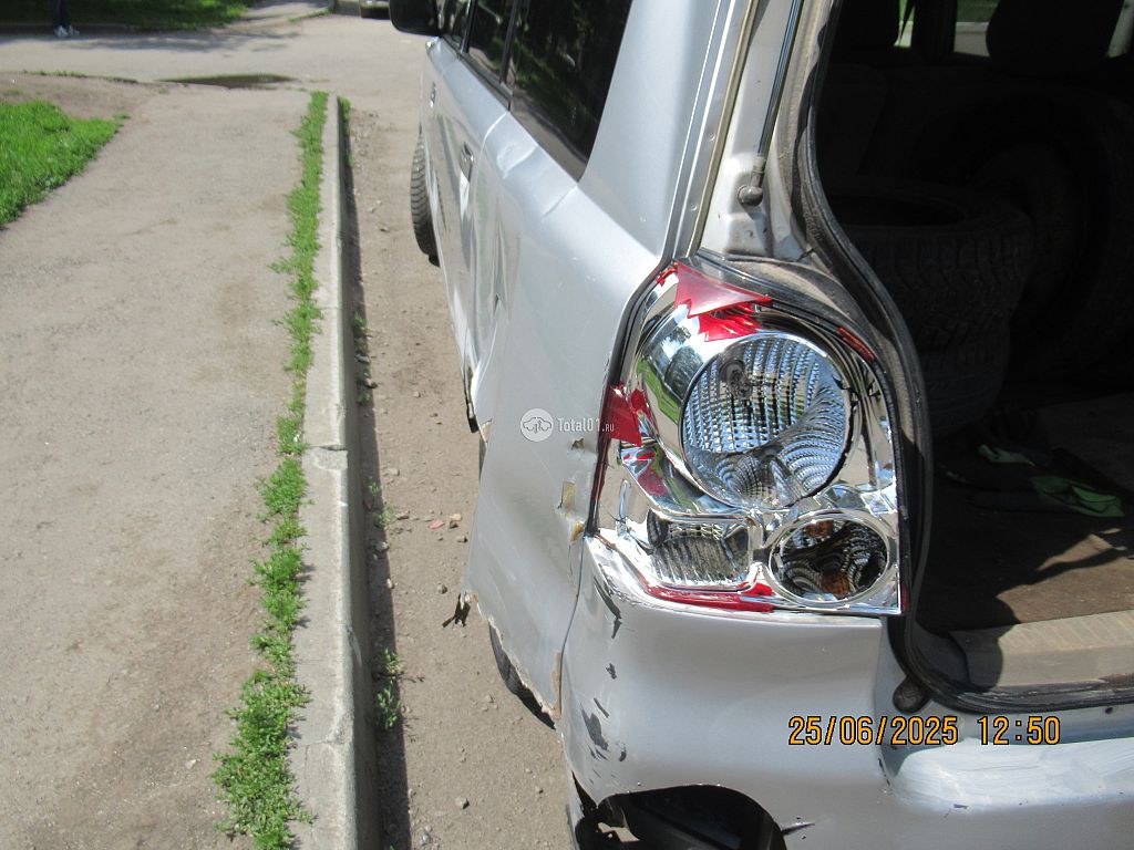 Фото Mitsubishi Dion 64