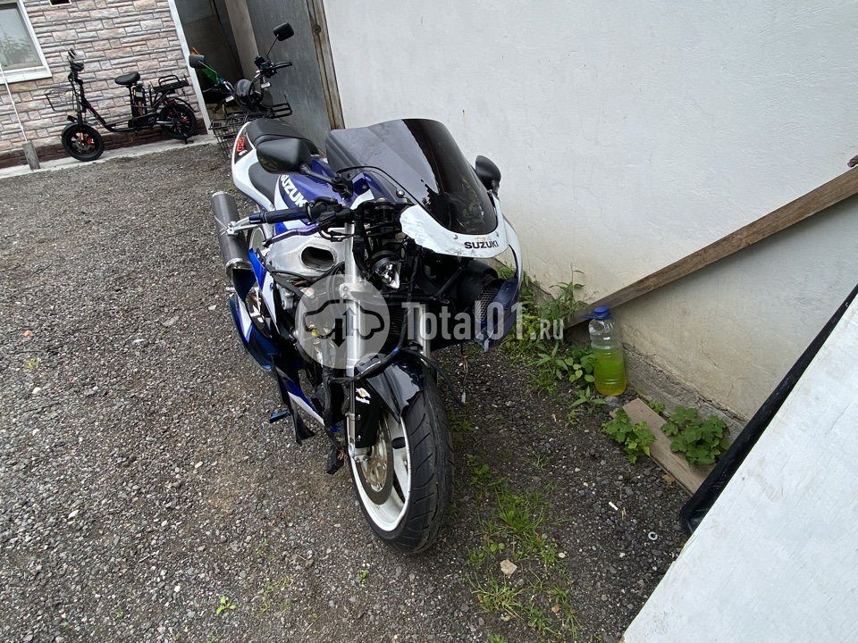 Фото Suzuki GSX-R600 2