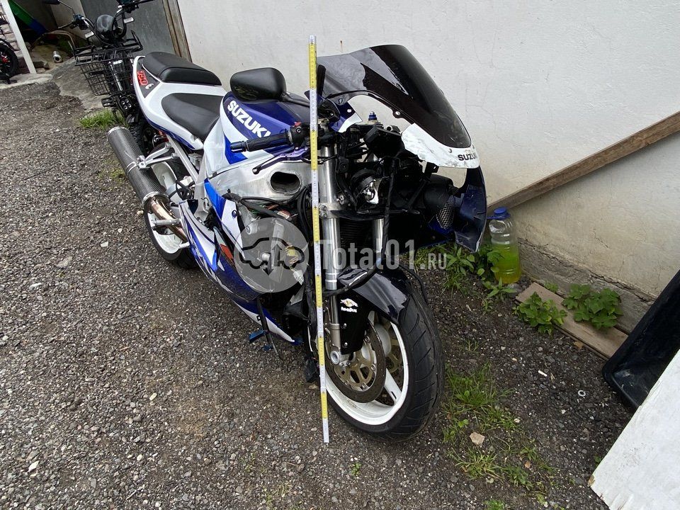 Фото Suzuki GSX-R600 4