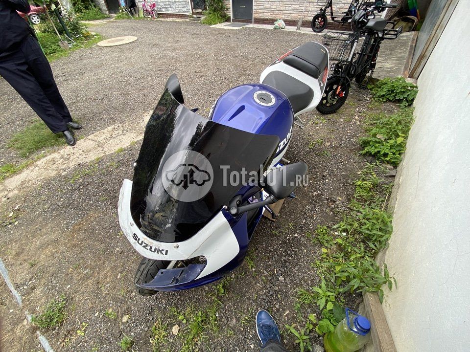 Фото Suzuki GSX-R600 10