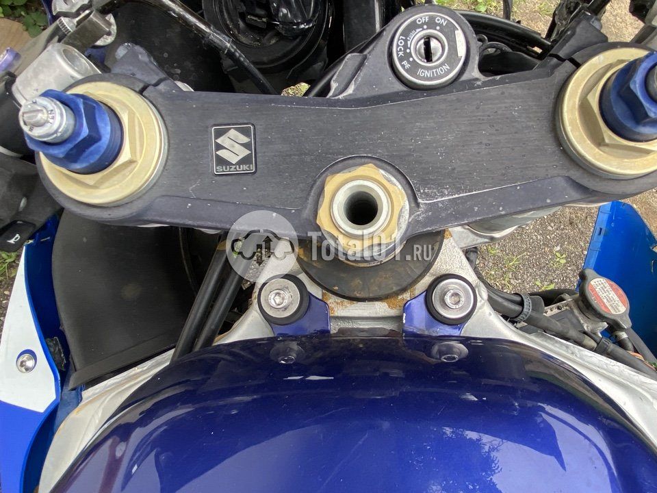 Фото Suzuki GSX-R600 12
