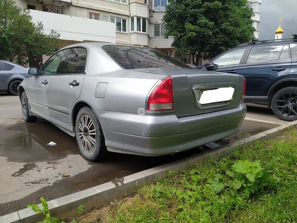 Фото Mitsubishi Diamante 6