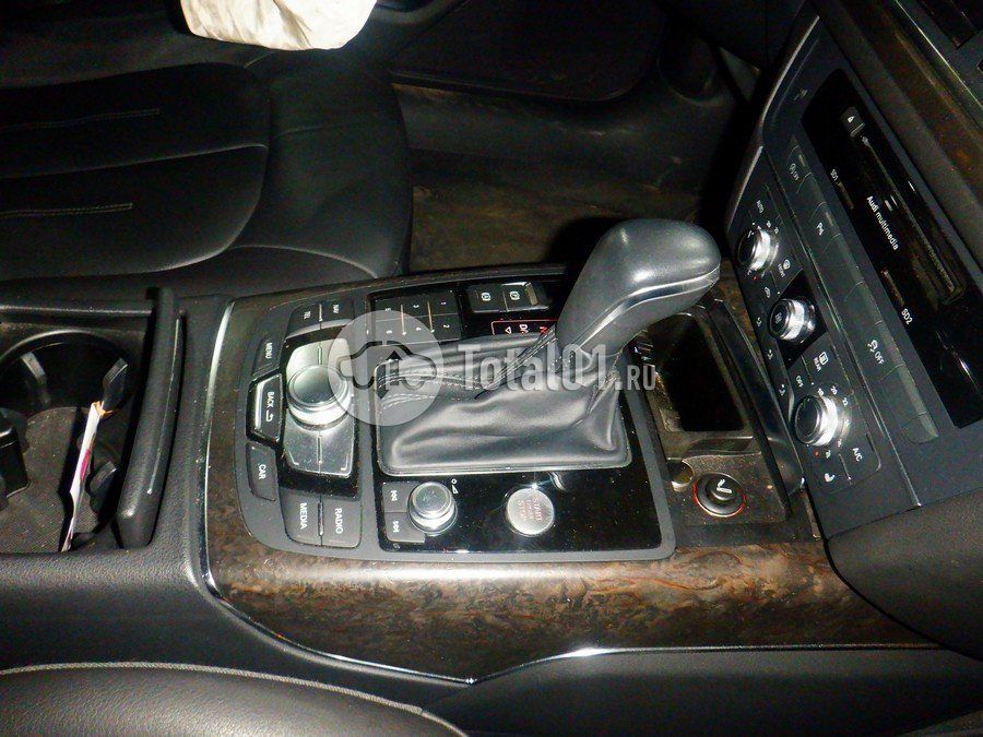Фото Audi A6 32