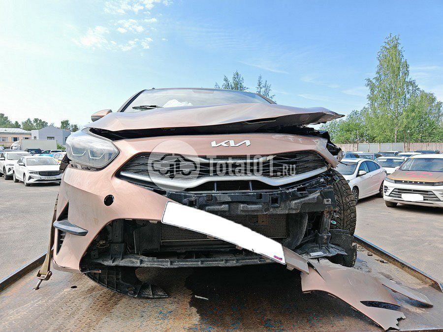 Фото KIA cee\'d 4