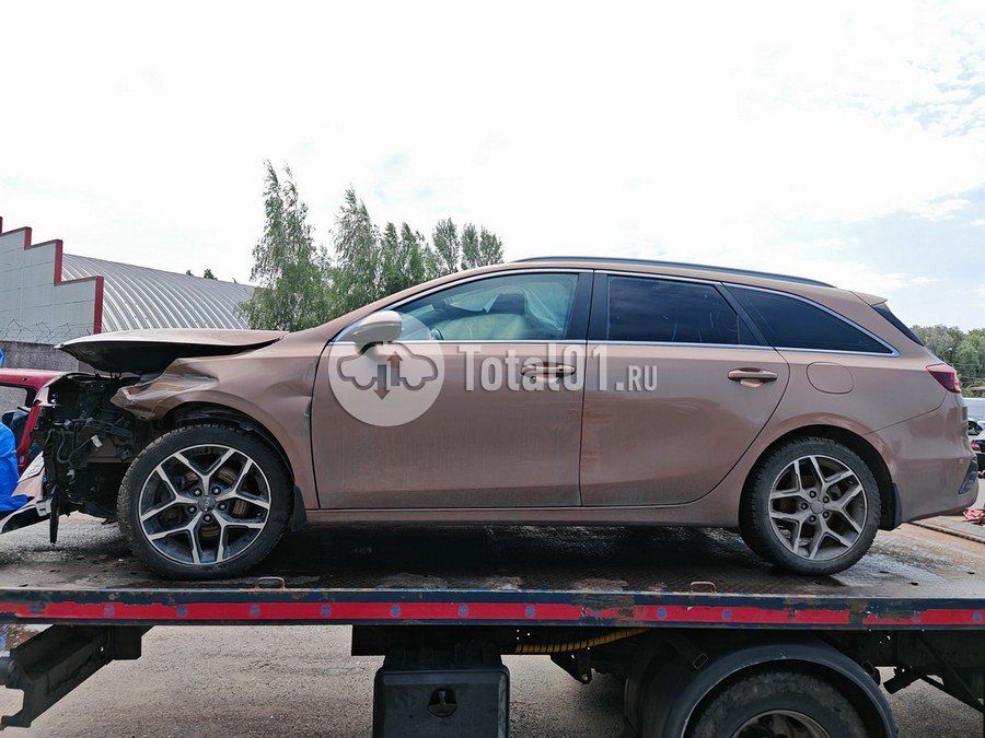 Фото KIA cee\'d 136