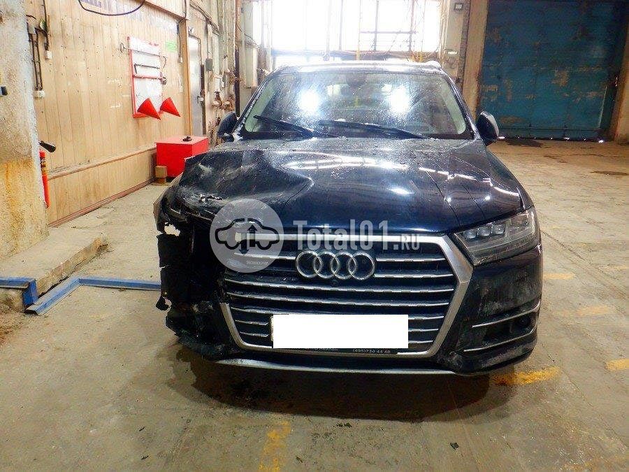 Фото Audi Q7 4