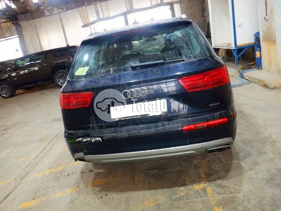 Фото Audi Q7 10