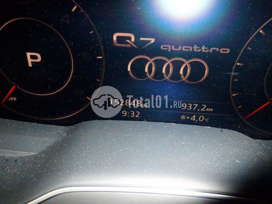 Фото Audi Q7 32