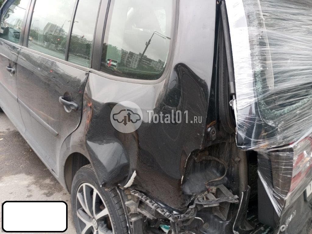 Фото Volkswagen Touran 12