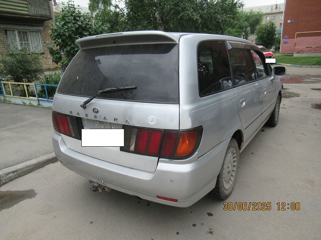 Фото Nissan Bassara 10