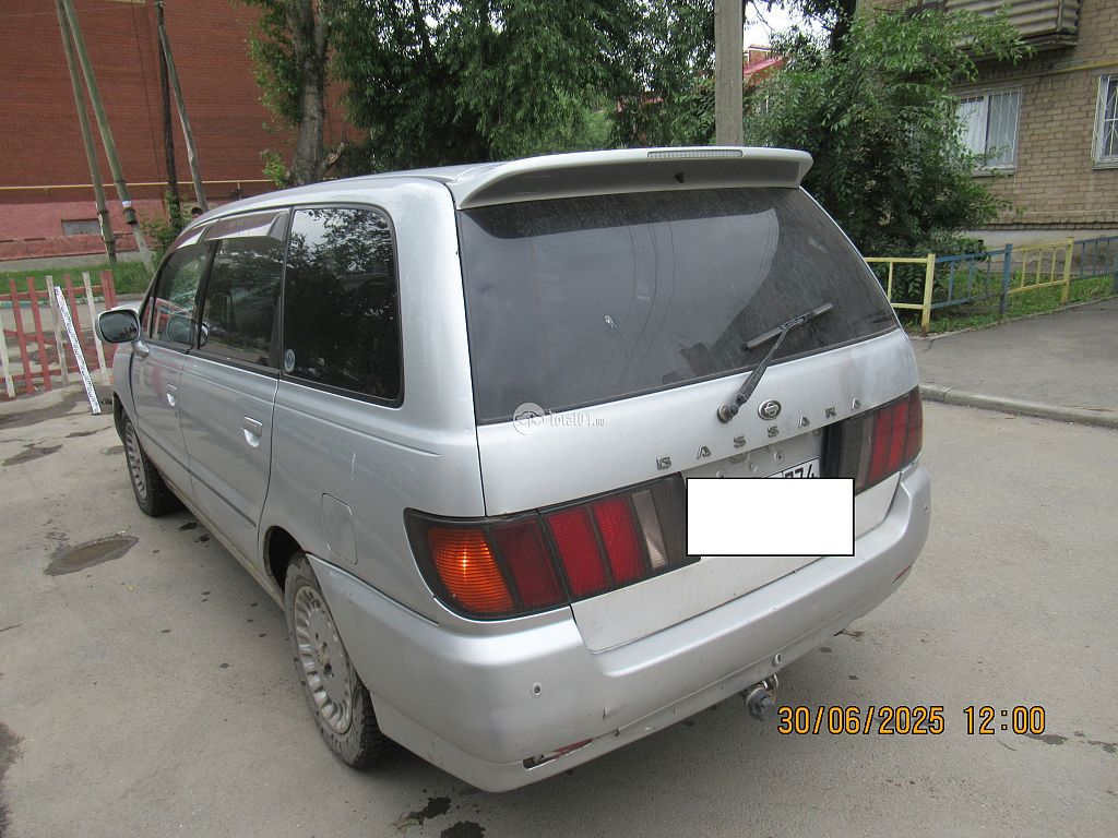 Фото Nissan Bassara 12