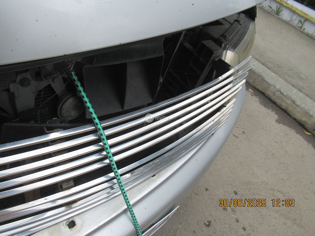 Фото Nissan Bassara 44