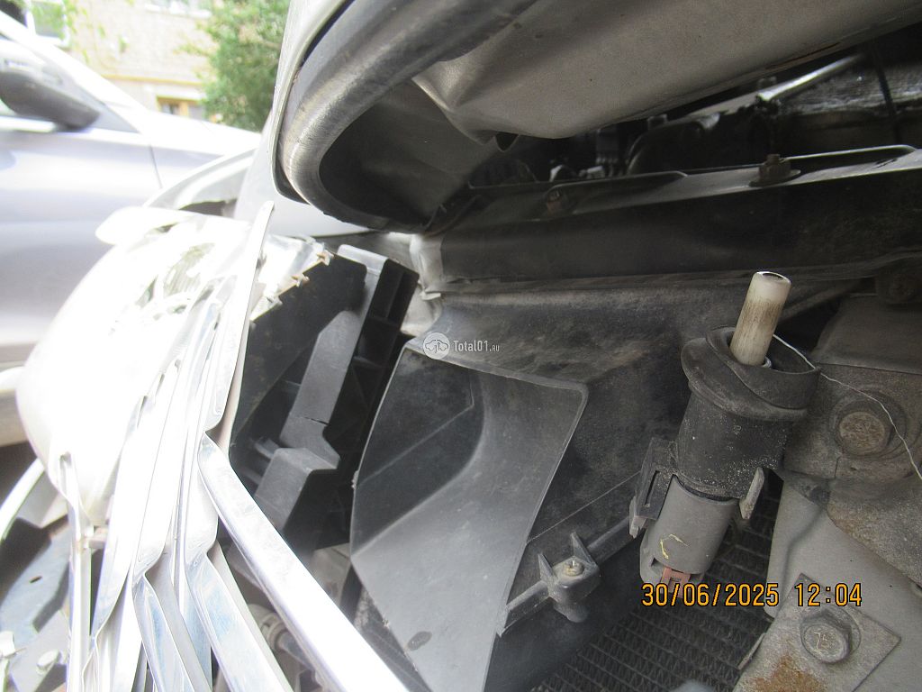 Фото Nissan Bassara 80
