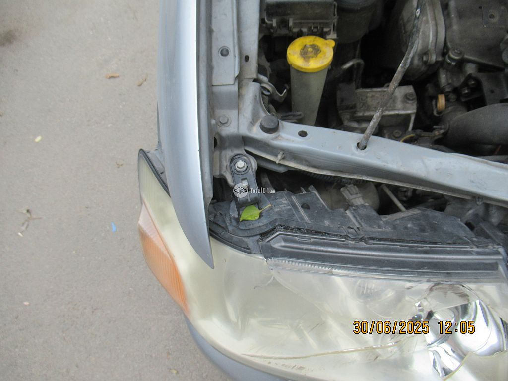 Фото Nissan Bassara 102