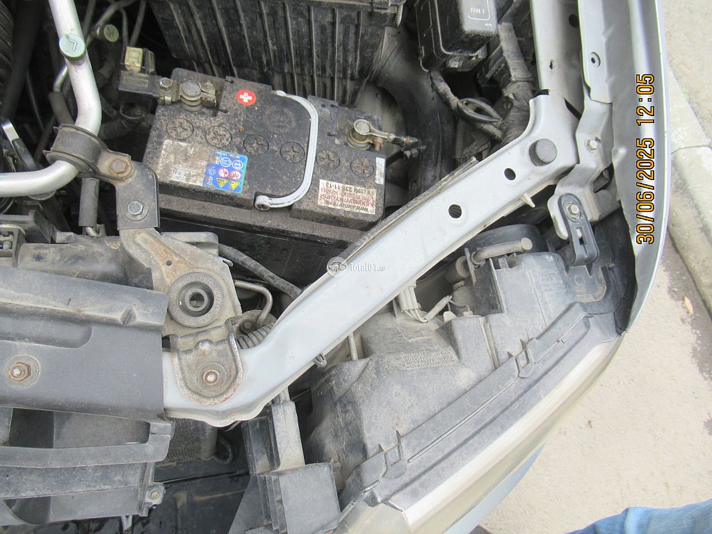 Фото Nissan Bassara 122