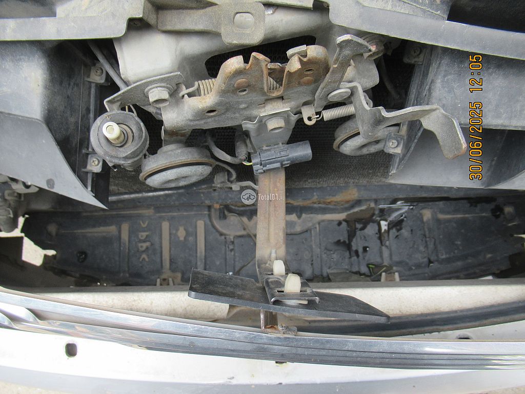 Фото Nissan Bassara 130