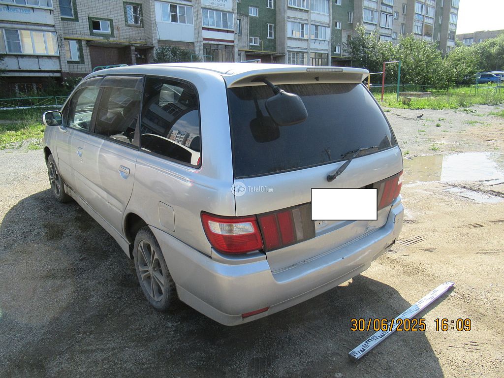 Фото Nissan Bassara 4