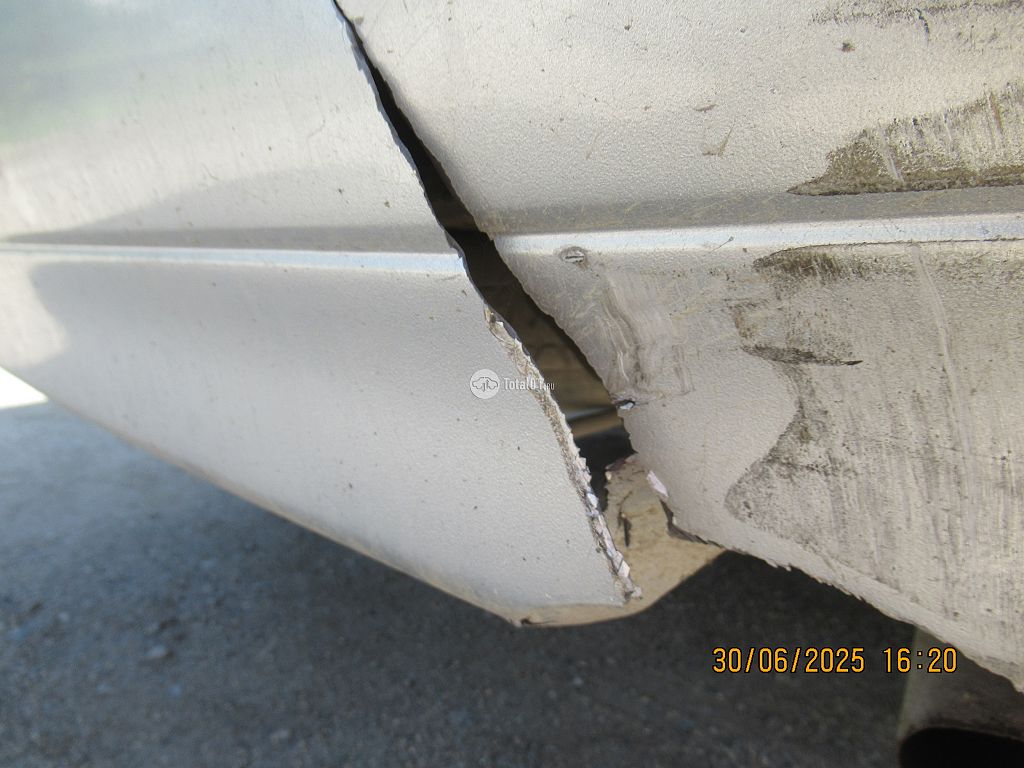 Фото Nissan Bassara 40