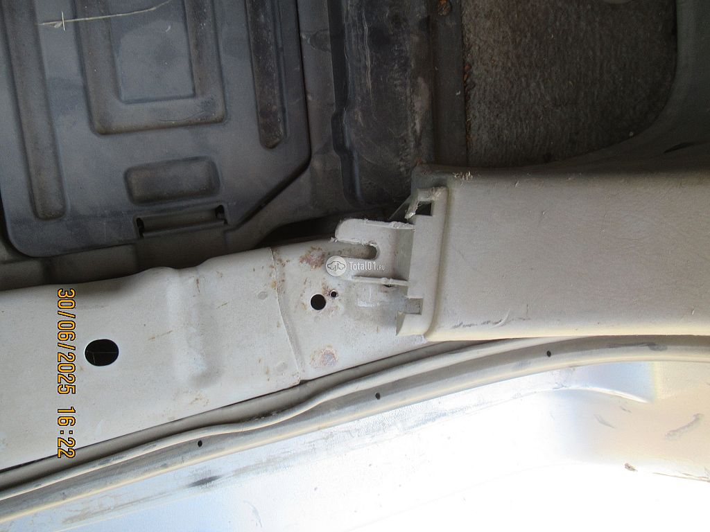 Фото Nissan Bassara 98