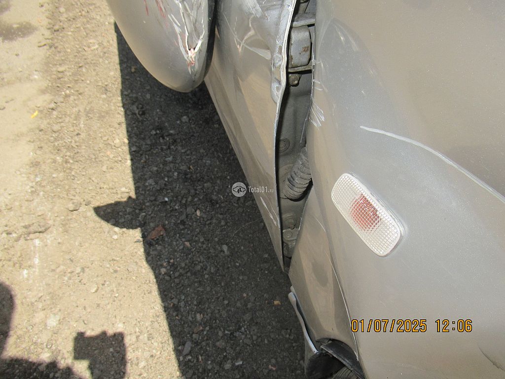 Фото Nissan Wingroad 76