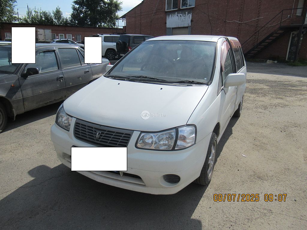 Фото Nissan Liberty 8