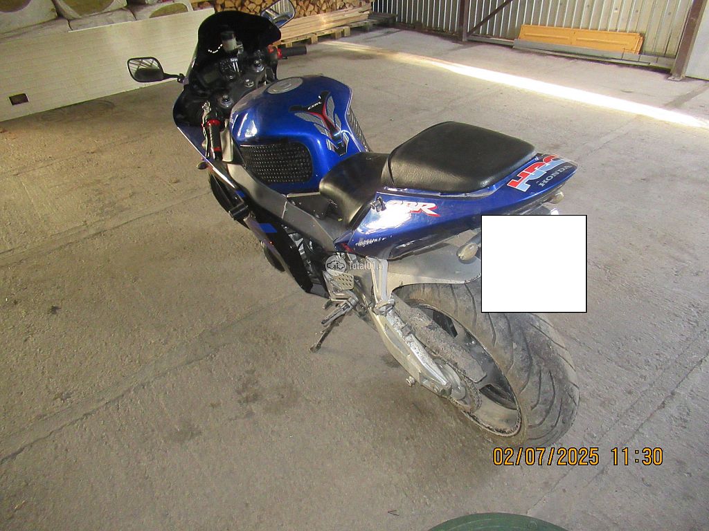 Фото Honda CBR900RR 8