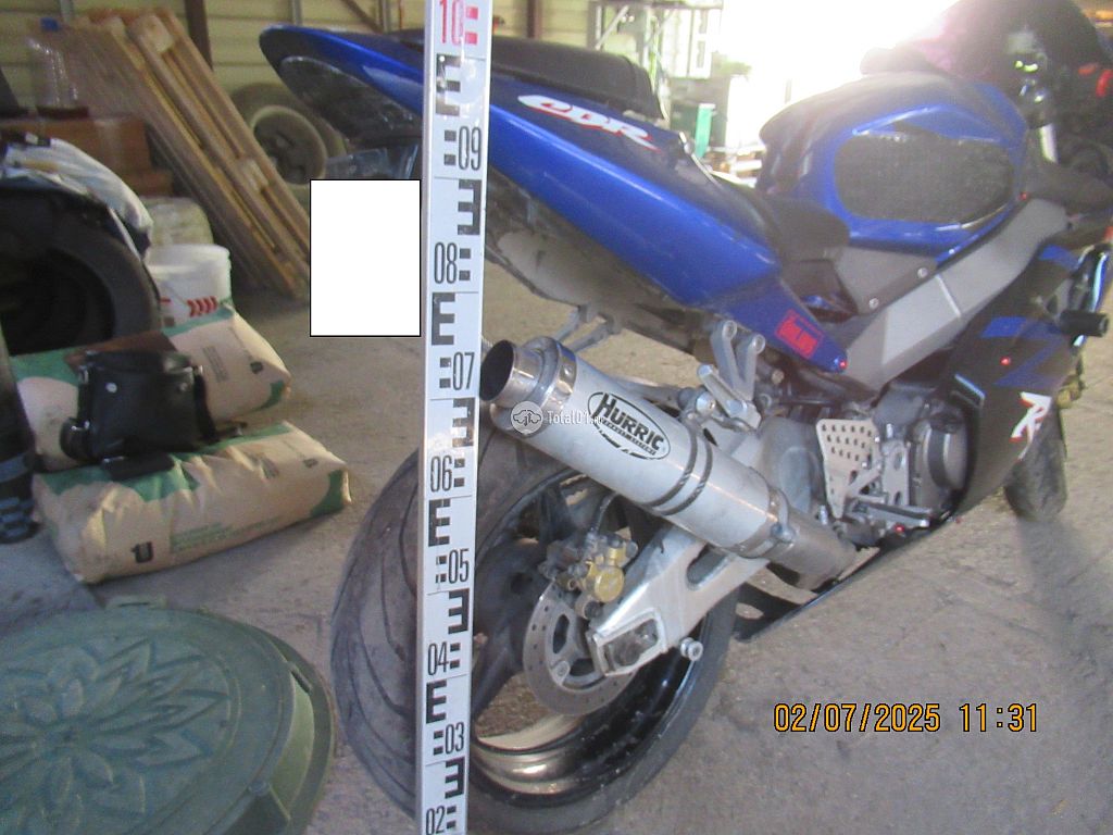 Фото Honda CBR900RR 10