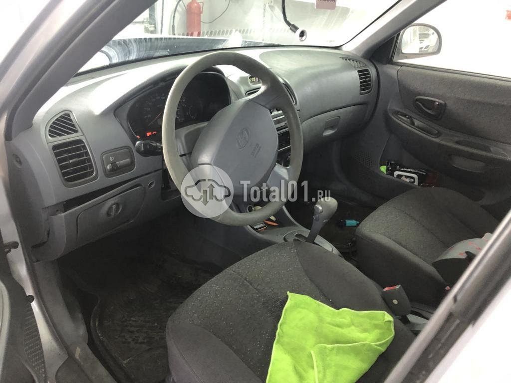 Фото Hyundai Accent 18
