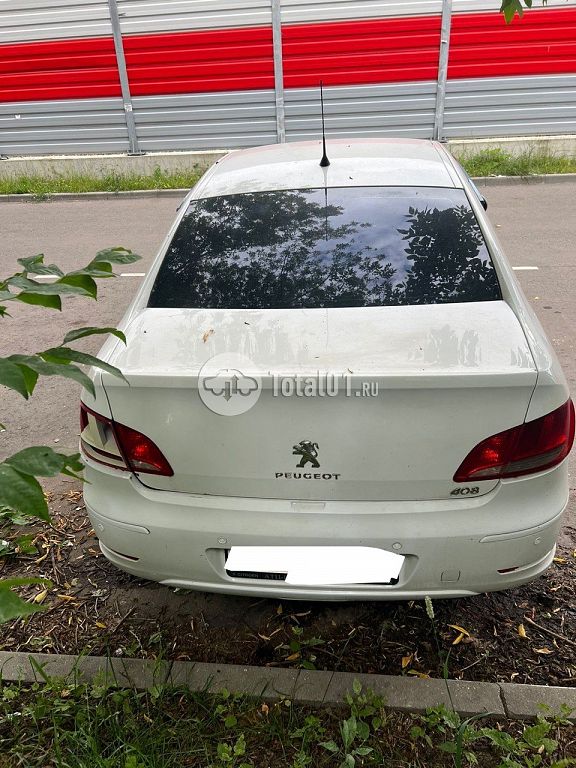 Фото Peugeot 408 4