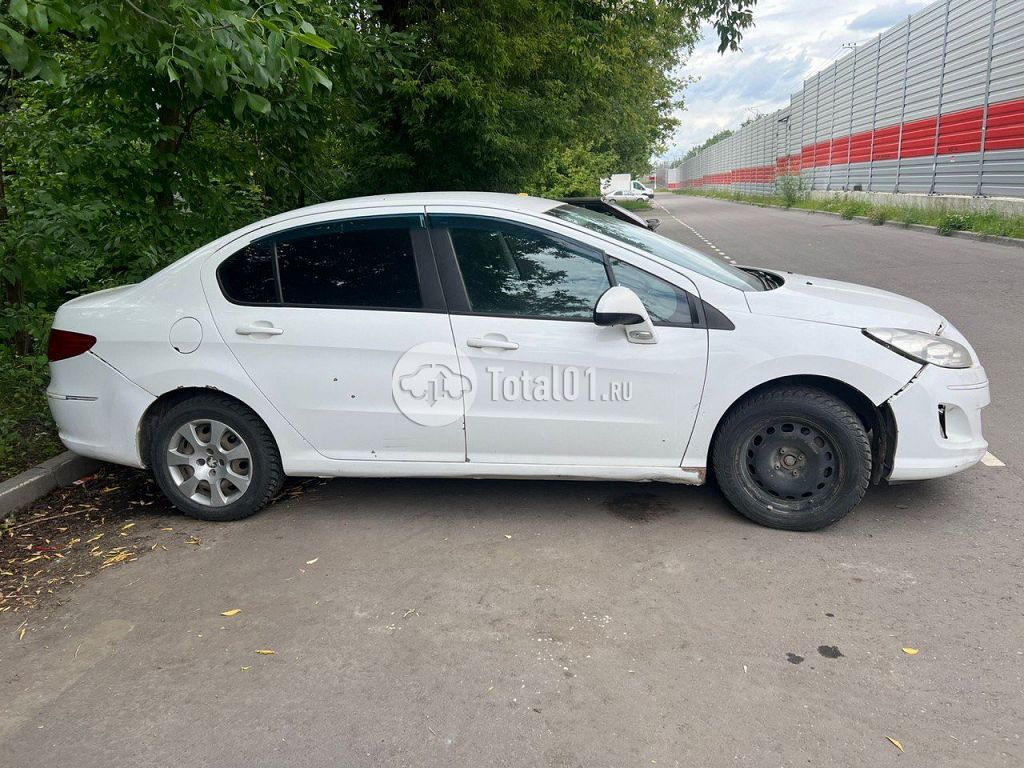 Фото Peugeot 408 6